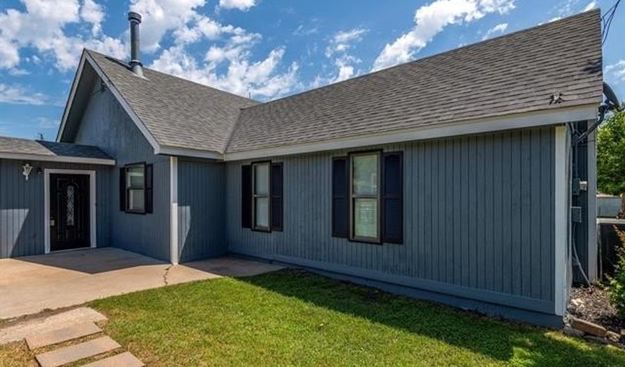 324 2019 Rd, Bartlesville, OK 74003 - 3 Beds, 3 Bath