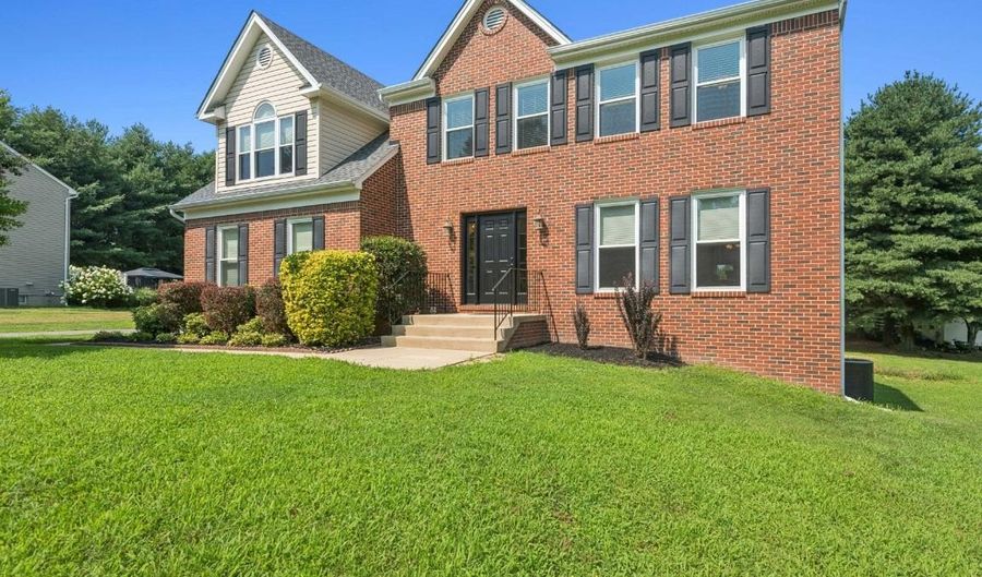 6518 CHRISTMAS TREE Ln, Huntingtown, MD 20639 - 4 Beds, 4 Bath