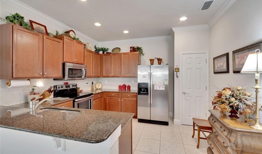 5648 SUNSET FALLS Dr, Apollo Beach, FL 33572 - 2 Beds, 2 Bath