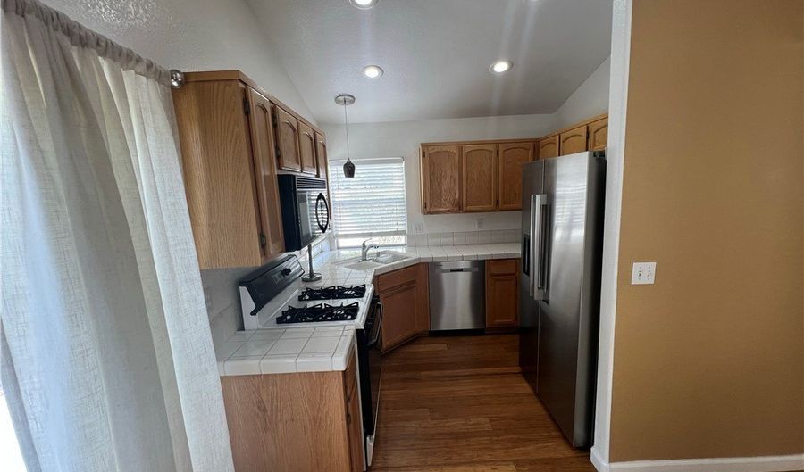 9353 Buckhaven Dr, Las Vegas, NV 89117 - 2 Beds, 2 Bath