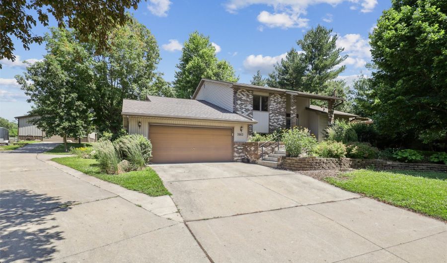 3863 NE 88th St, Altoona, IA 50009 - 4 Beds, 3 Bath
