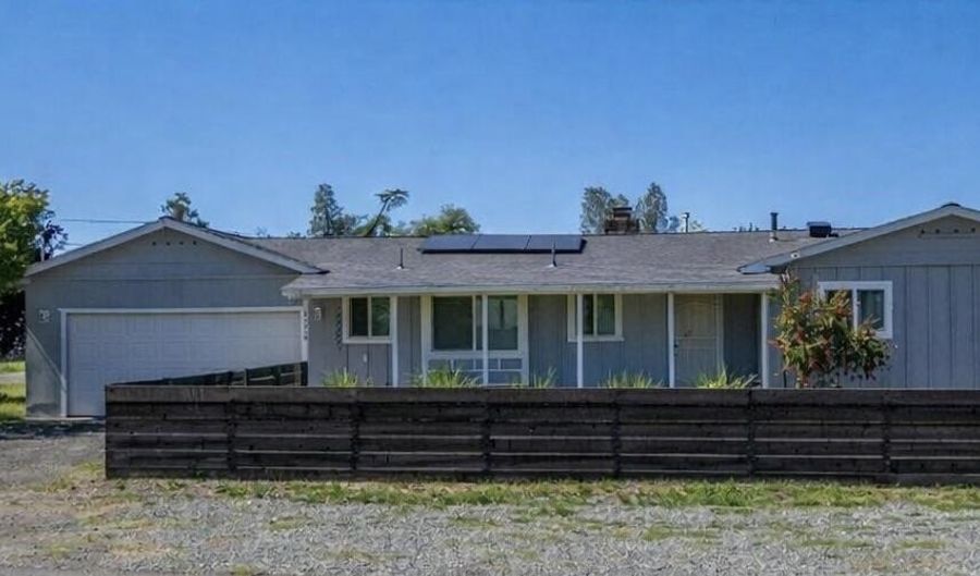19358 Hill St, Anderson, CA 96007 - 4 Beds, 2 Bath