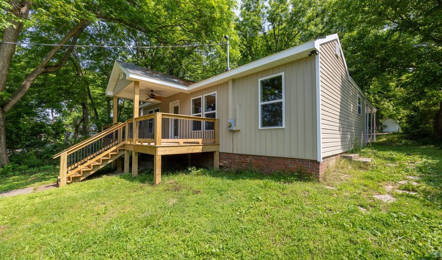 215 Sunset Dr, Athens, TN 37303 - 3 Beds, 2 Bath