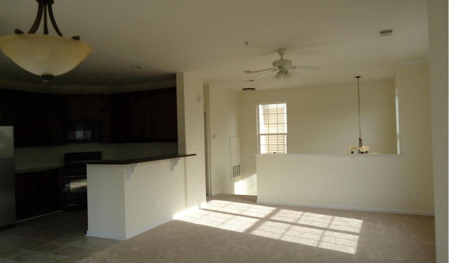 43920 HICKORY CORNER Ter 111, Ashburn, VA 20147 - 2 Beds, 2 Bath