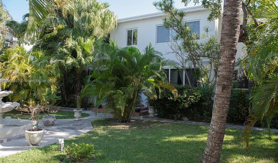 10078 E Bay Harbor Dr 78D, Bay Harbor Islands, FL 33154 - 2 Beds, 1 Bath