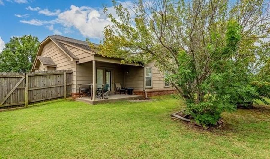 3206 Debbie Ln, Bartlesville, OK 74006 - 3 Beds, 2 Bath