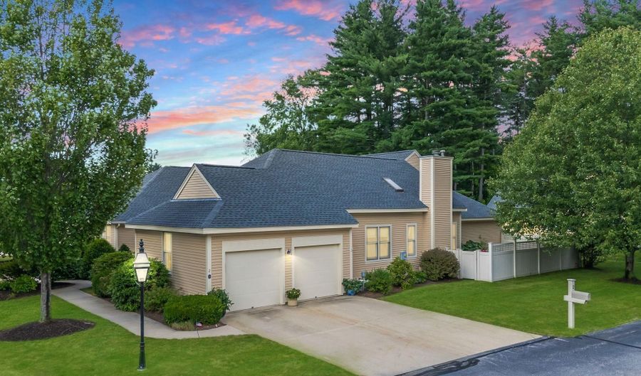 2 Turnberry Cir 113, Bedford, NH 03110 - 2 Beds, 2 Bath