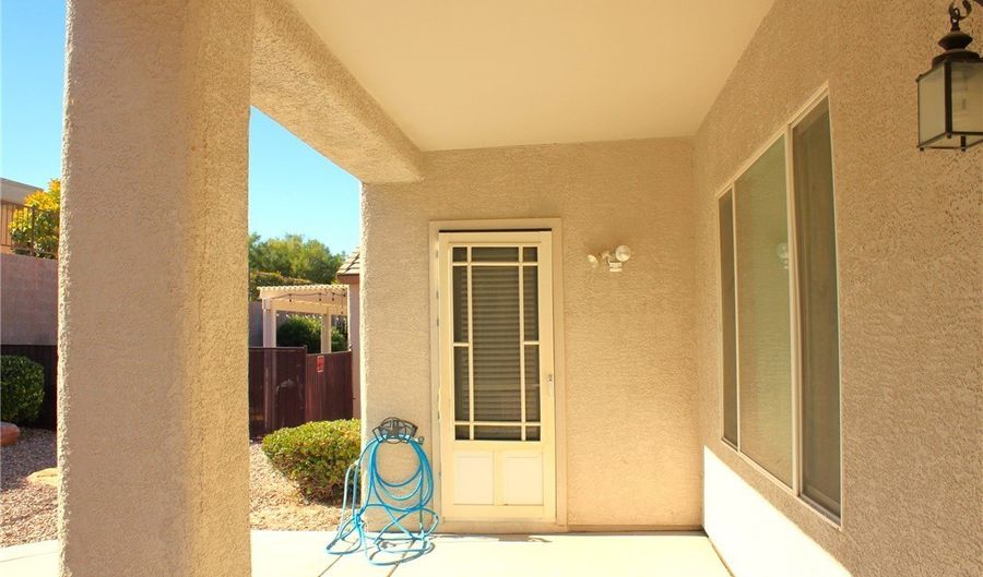 2212 Sawtooth Mountain Dr, Henderson, NV 89044 - 2 Beds, 2 Bath
