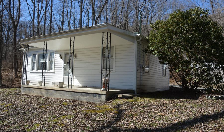 9270 CARPERS Pike, Yellow Spring, WV 26865 - 2 Beds, 1 Bath