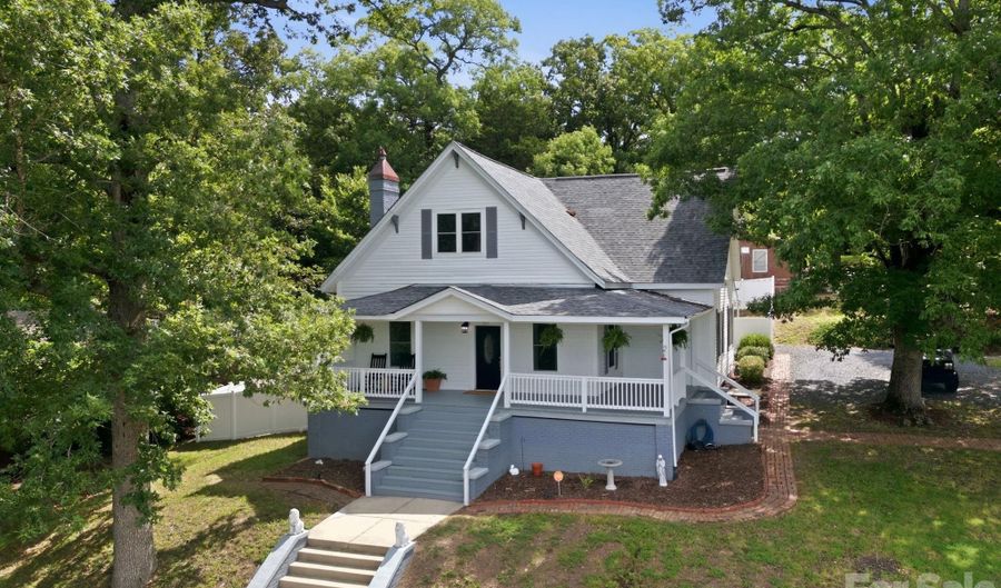 527 S 2nd St, Albemarle, NC 28001 - 4 Beds, 4 Bath