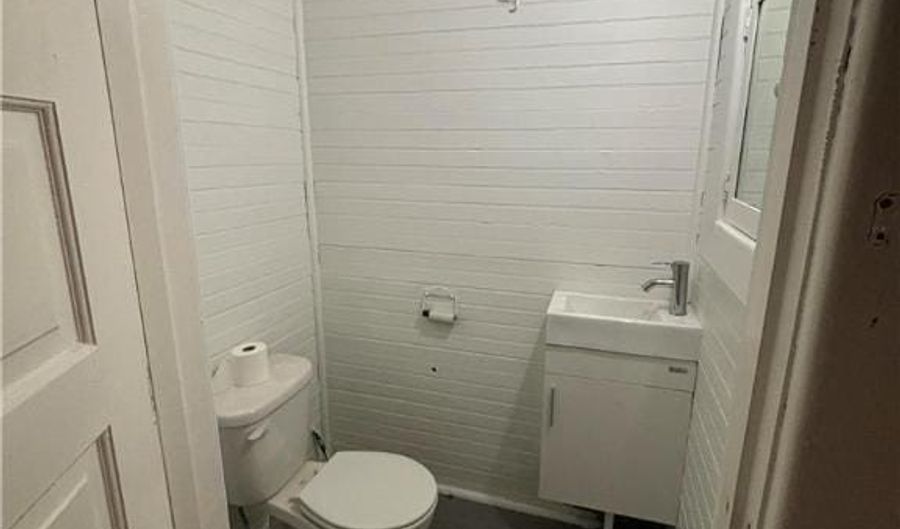 921 W Washington, Allentown, PA 18102 - 0 Beds, 0 Bath