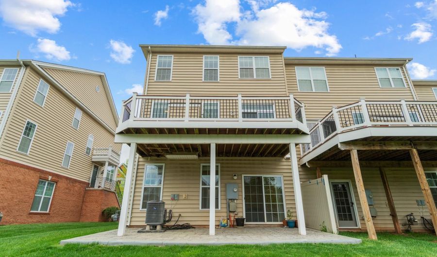 23265 HANWORTH St, Ashburn, VA 20148 - 3 Beds, 4 Bath