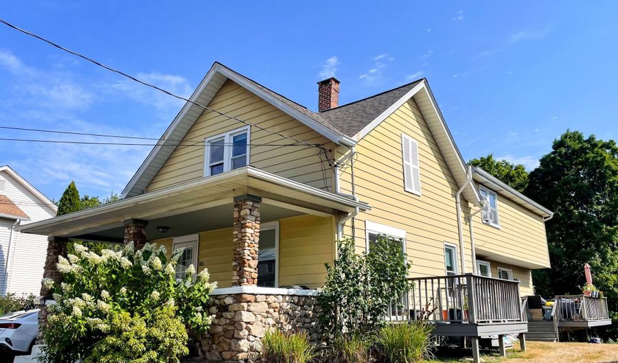 85 Ivy St, Branford, CT 06405 - 5 Beds, 3 Bath