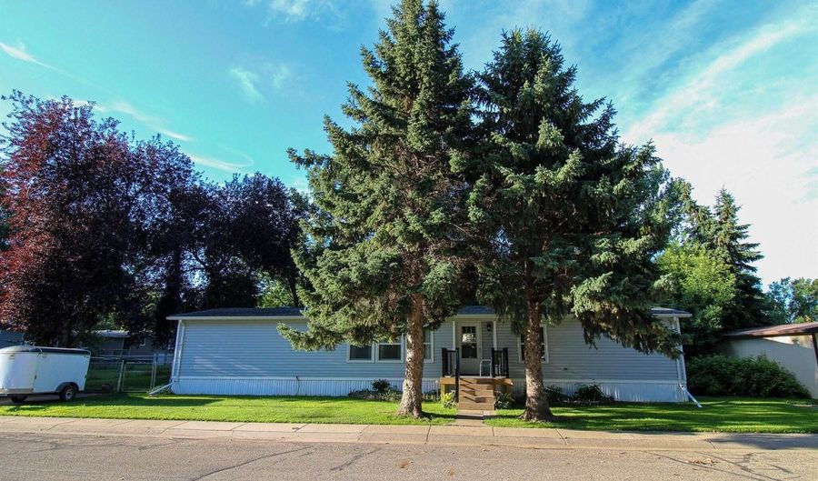 443 Piccadilly Cir, Bismarck, ND 58504 - 3 Beds, 2 Bath