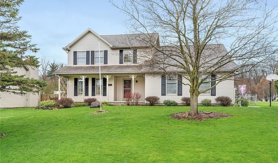 6369 Ridgeview Ave, Austintown, OH 44515 - 3 Beds, 4 Bath