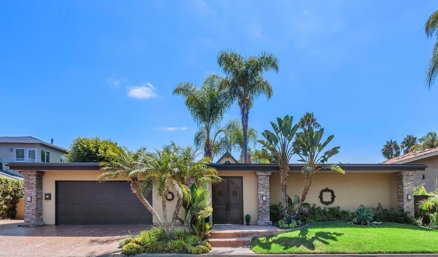 7234 Estrella De Mar Rd, Carlsbad, CA 92009 - 5 Beds, 4 Bath