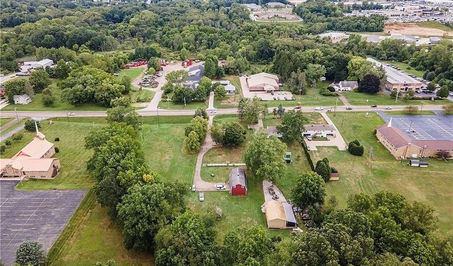 676 E Turkeyfoot Lake Rd, Akron, OH 44319 - 3 Beds, 2 Bath