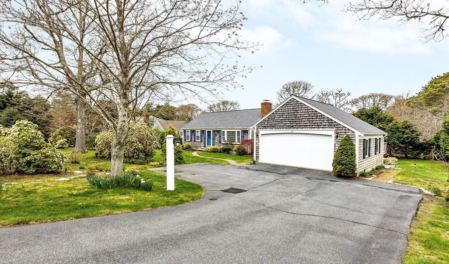 69 Old Comers Rd, Chatham, MA 02633 - 3 Beds, 2 Bath