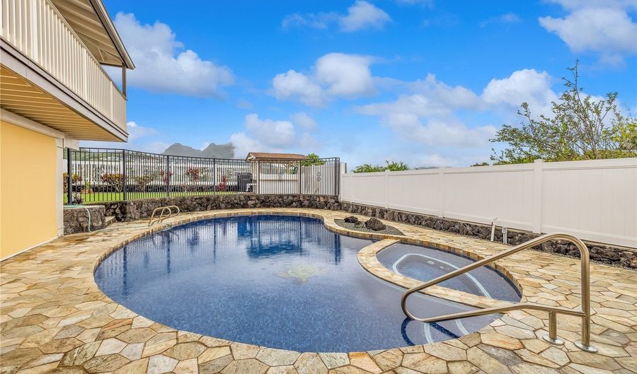 1315 Kupau St, Kailua, HI 96734 - 6 Beds, 4 Bath