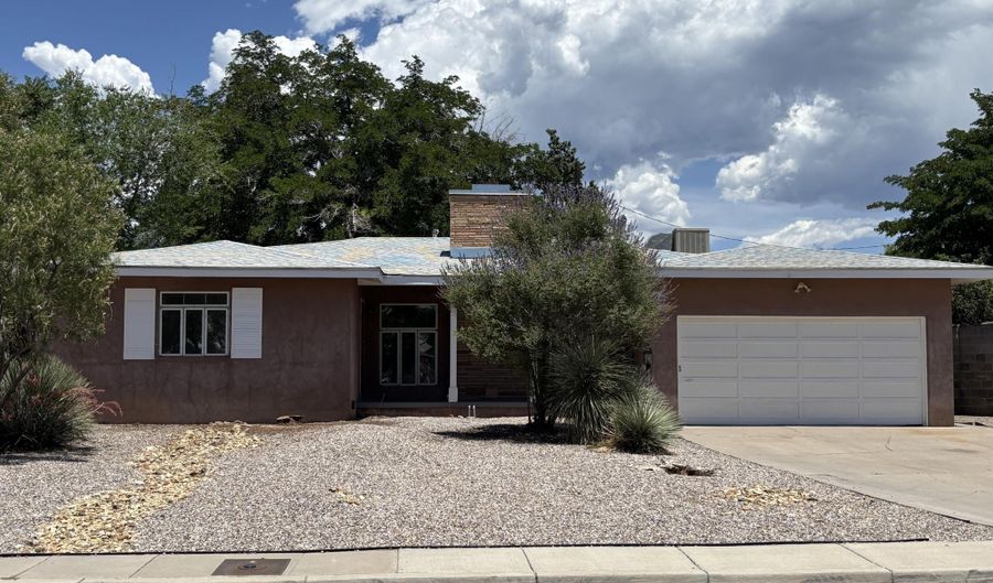922 AVENIDA DEL SOL NE, Albuquerque, NM 87110 - 3 Beds, 2 Bath