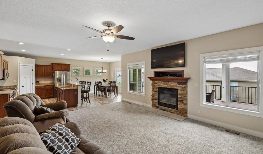 1616 SE Coralberry Dr, Ankeny, IA 50021 - 4 Beds, 3 Bath