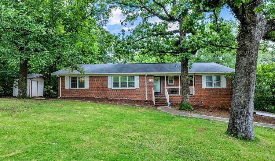 834 BURNING TREE Trl, Alabaster, AL 35007 - 4 Beds, 3 Bath