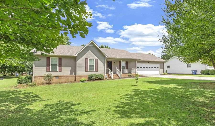 1106 10th St NW, Arab, AL 35016 - 3 Beds, 2 Bath