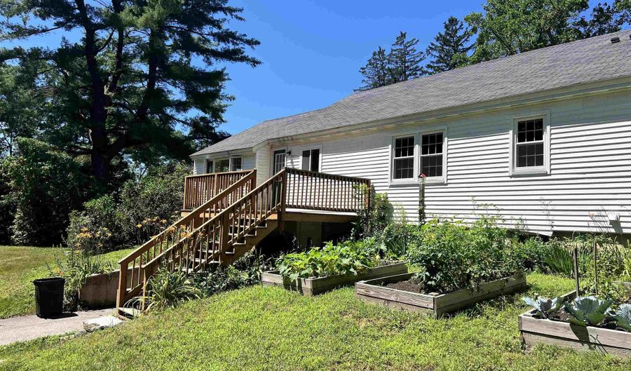 28 Old Wolfeboro Rd 3, Alton, NH 03809 - 3 Beds, 1 Bath