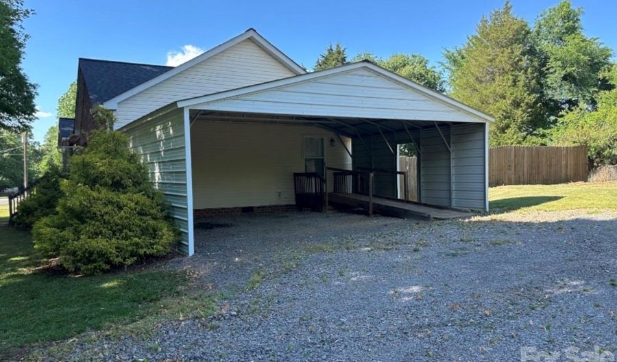 172 Jesse King Rd, Advance, NC 27006 - 3 Beds, 2 Bath