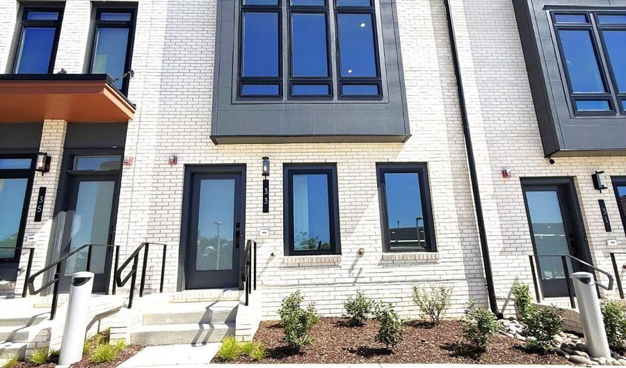 33 LOWER SERVICE Ct NW, Washington, DC 20001 - 4 Beds, 5 Bath