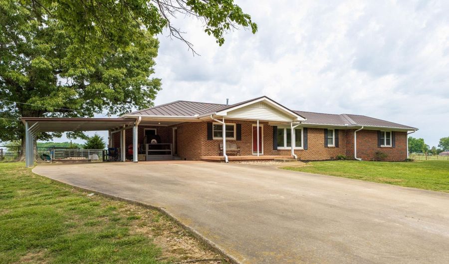 687 COUNTY ROAD 517, Anderson, AL 35610 - 4 Beds, 2 Bath