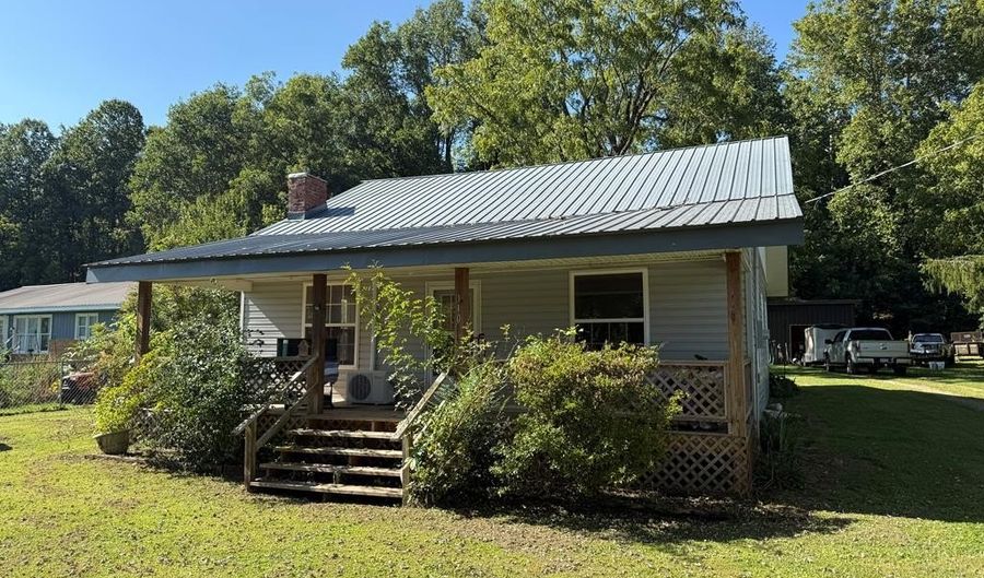 110 Fisher St, Andrews, NC 28901 - 3 Beds, 1 Bath