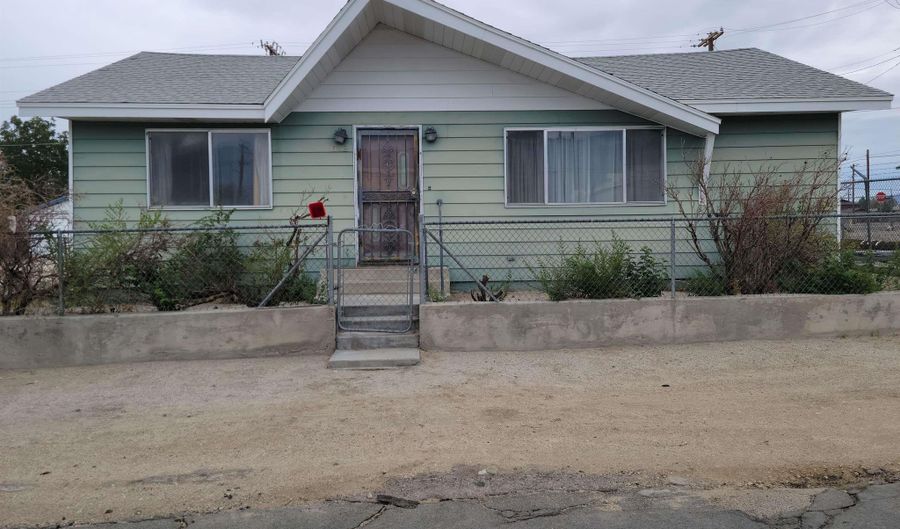 612 F St, Hawthorne, NV 89415 - 3 Beds, 2 Bath