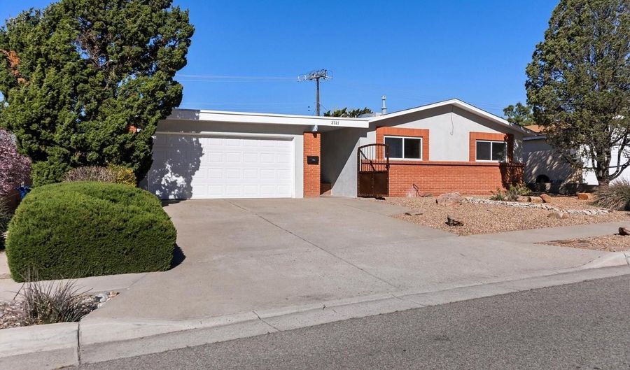 3721 Mary Ellen St NE, Albuquerque, NM 87111 - 3 Beds, 2 Bath