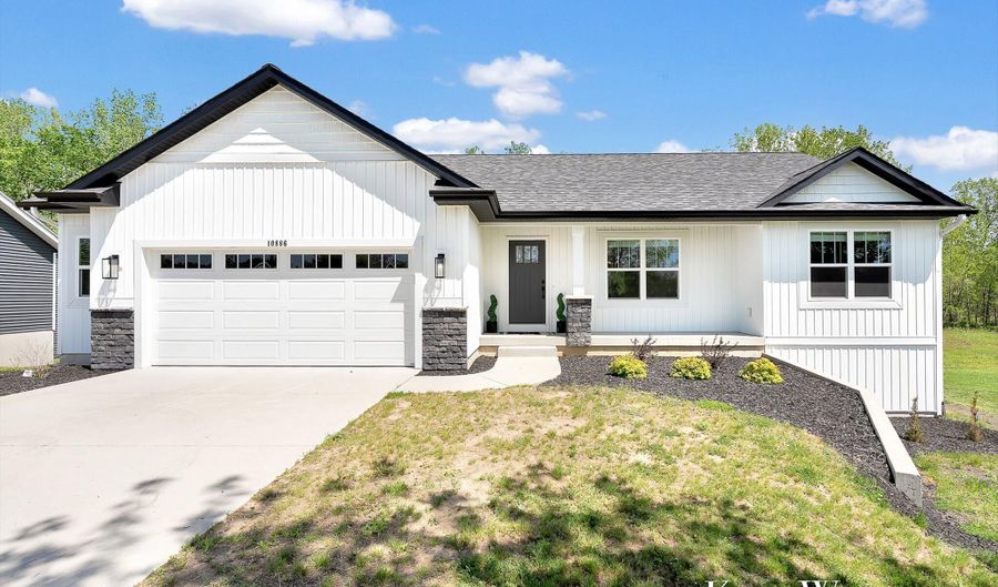 10886 Douglas Dr, Allendale, MI 49401 - 4 Beds, 3 Bath