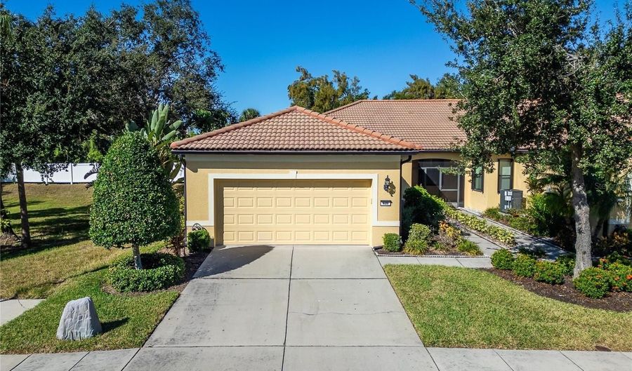 420 CEDAR FALLS Dr, Apollo Beach, FL 33572 - 2 Beds, 2 Bath