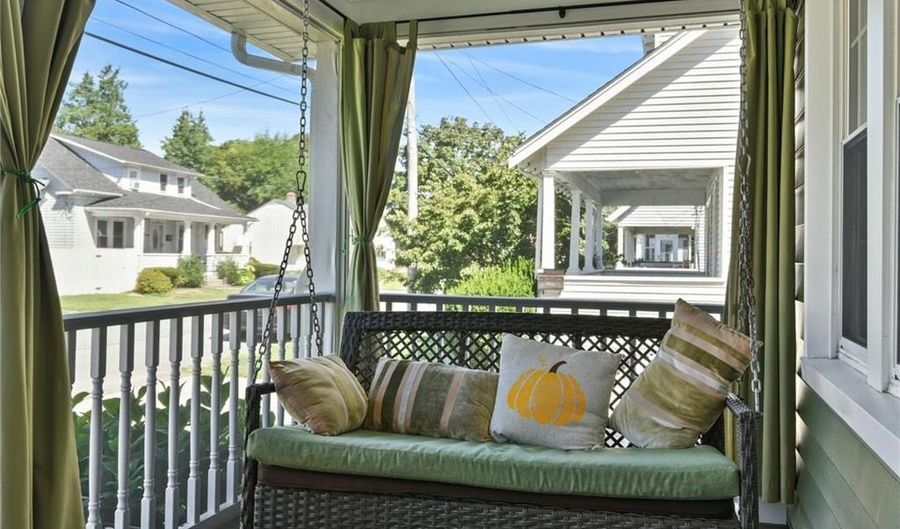 194 Gould Ave, Warwick, RI 02888 - 3 Beds, 1 Bath