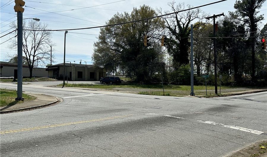 1002 S Main St, Anderson, SC 29624 - 0 Beds, 0 Bath