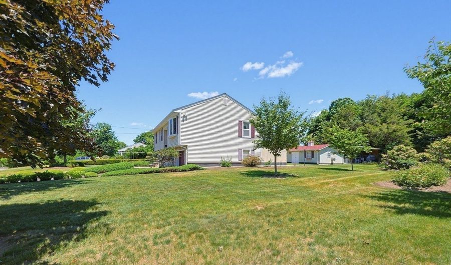 22 Fisher St, Attleboro, MA 02703 - 3 Beds, 2 Bath