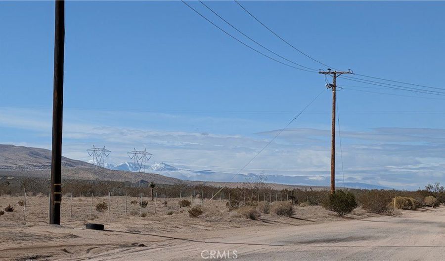 28210 Desert Vw, Apple Valley, CA 92308 - 3 Beds, 2 Bath