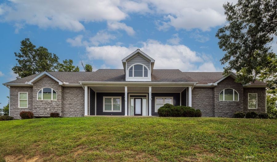1 Pinewood Way, Athens, OH 45701 - 3 Beds, 3 Bath