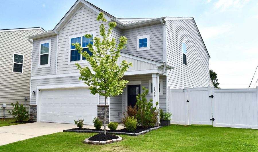 1953 Landrow Ln, Boiling Springs, SC 29316 - 4 Beds, 3 Bath