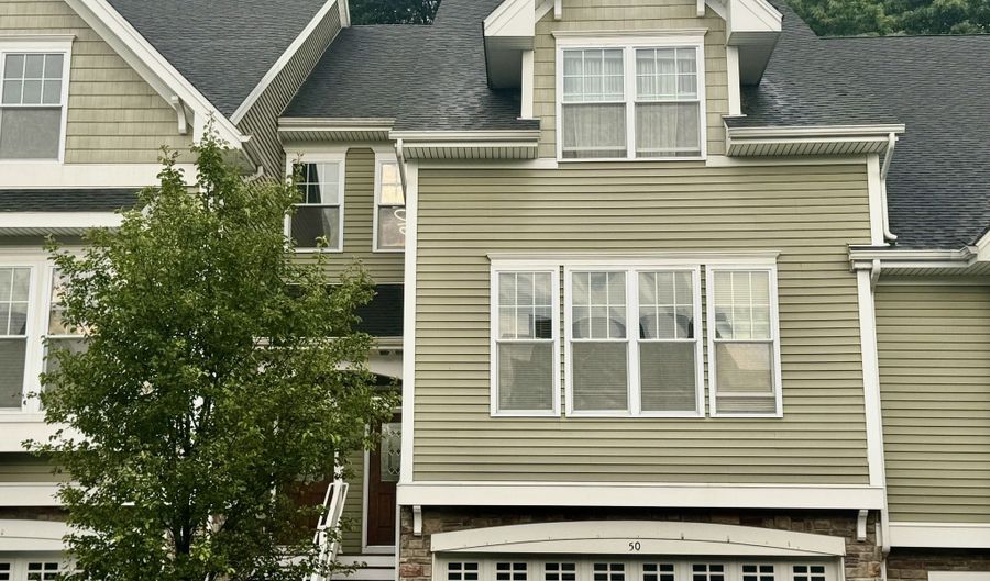 50 Lawrence Ave 50, Danbury, CT 06810 - 3 Beds, 5 Bath