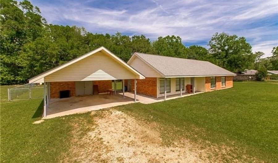 301 WELCH Dr, Bogalusa, LA 70427 - 3 Beds, 2 Bath