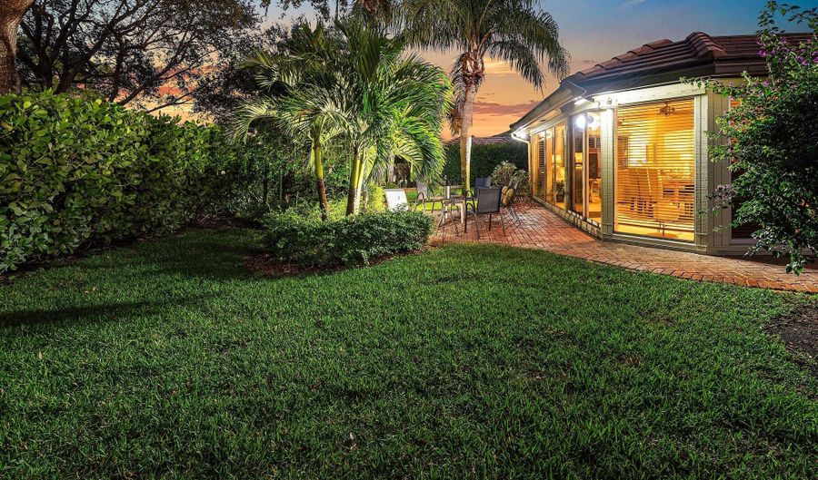 481 Forestview Dr, Atlantis, FL 33462 - 3 Beds, 2 Bath