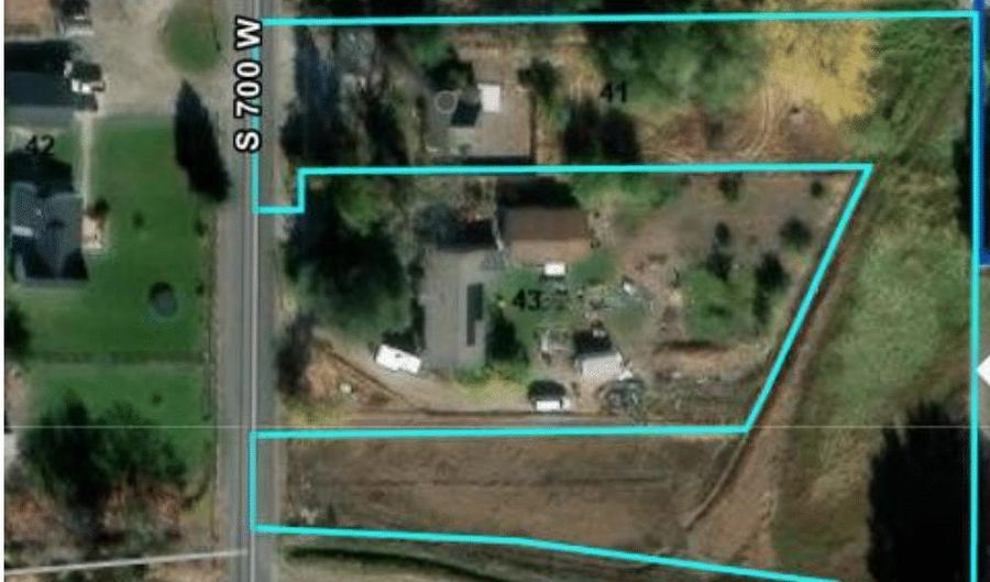 41 S 700 W, Blackfoot, ID 83221 - 2 Beds, 2 Bath
