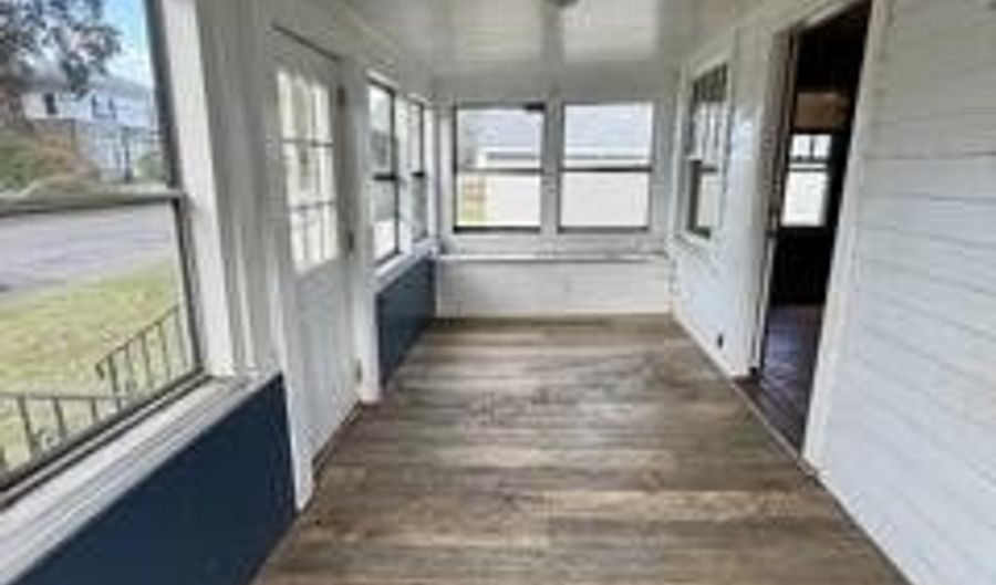 5 Lockrow Blvd, Albany, NY 12205 - 3 Beds, 1 Bath