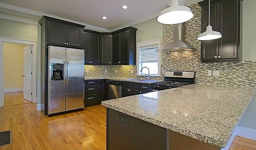 89 Decatur St 1, Arlington, MA 02474 - 2 Beds, 2 Bath