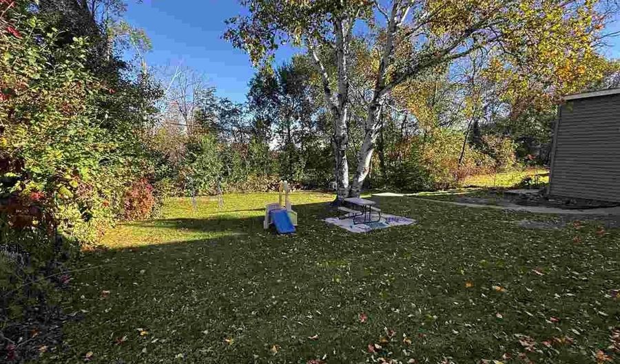 11 Cuyuna Dr, Virginia, MN 55792 - 3 Beds, 2 Bath