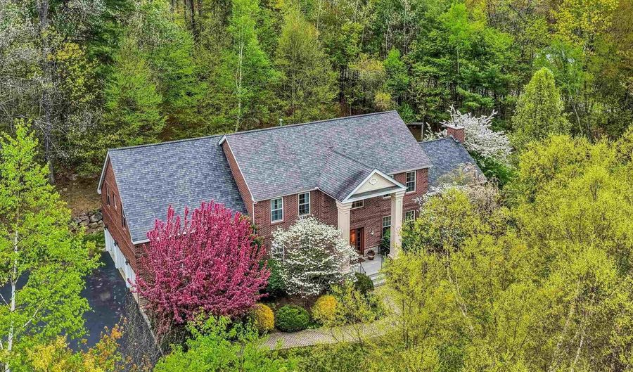 5 Millstone Ter, Bedford, NH 03110 - 4 Beds, 4 Bath